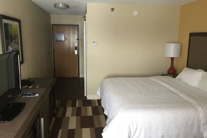 Room 32 of 82