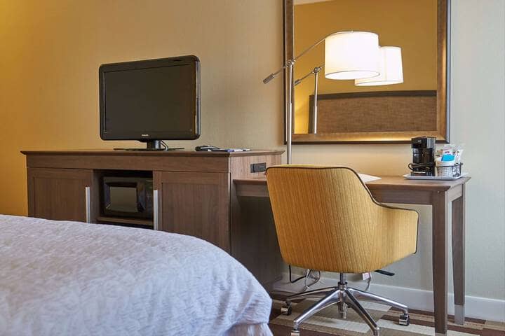 Room 13 of 82